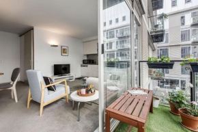 Parade Place - A Central Balcony Stay